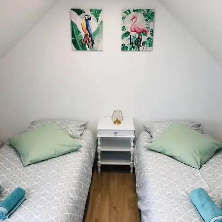 Maison De Ville, 2ch, La Petite Aure * באיו